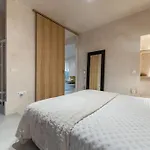 Exclusivo Bajo Frente Al Mar - Playa La Caleta